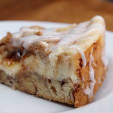 Gooey Cinnamon Roll Cheesecake Cinnamon Roll Cheesecake Cheesecake Recipes Food