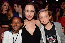 The former couple divorced in 2019, but are still both fighting for custody of their six children — maddox, pax, zahara, shiloh, vivienne, and knox. Angelina Jolie Offers Rare Intriguing Update About Children With Brad Pitt Vanity Fair