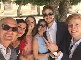 Ik vertrek is een nederlandse serie van de zender tros. Hoe Gaat Het Nu Met Marcel En Natasja Uit Ik Vertrek Op Sicilie