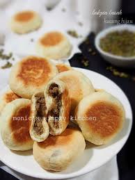 Kue ini termasuk jajanan yang mudah di temukan di karena kali ini resepkuerenyah akan mengulas tentang resep kue pia kacang hijau yang mudah dan enak. Resep Bakpia Basah Roti Pia Monic S Simply Kitchen