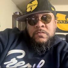 Robert Elijah Fowler (@eouia) • Threads, Say more