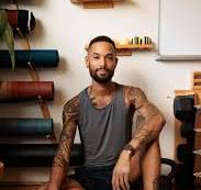 Why Professional Dating Profile Photos Are a Must: Expert ...