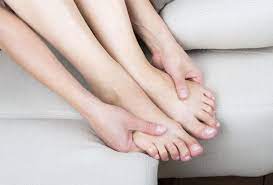 Foot massage: The pause that refreshes and is good for you! - Harvard Health