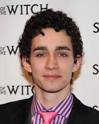 He is best known for television roles such as nathan young in misfits, darren treacy in love/hate, and kla. Robert Sheehan Misfits Wiki Fandom