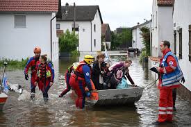 Cancellations, Delays and Overcrowded Trains: Flood Evacuations Intensify  in Germany's Danube Towns | The Gaze