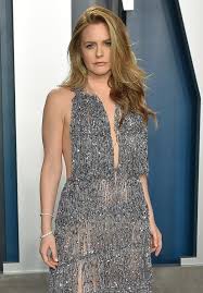 У нее есть лишь одна сестра кези и один брат дэвид по отцу (монти сильверстоун, актер в англии). Alicia Silverstone Celebrity Hq Photo Gallery Vettri Net