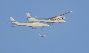 Top 5 cele mai mari avioane din lume. Stratolaunch Cel Mai Mare Avion Din Lume A Decolat Pentru Prima DatÄƒ