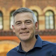 Stefan Ward's Instagram, Twitter & Facebook