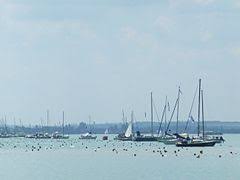 A hajó mindig akkor indul útnak, amikor megtelik. Balaton Atuszas Wikipedia
