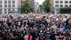 Manifestation à bruxelles contre le meurtre d'un jeune guinéen avec la police. Manifestation Contre Le Racisme A Bruxelles Le Delicat Equilibre Entre Liberte D Expression Et Crise Sanitaire Le Soir Plus