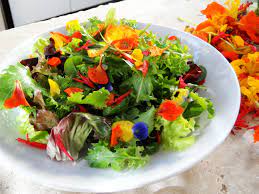 Mini Chef Edibile Farm Flower Salad Spring Salad Edible Flowers Inspiralized Recipes