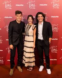 Violettas zukunft ist ein kinofilm, der zeigt, wie das leben von violetta nach der serie weitergeht. Bild Von Tini Violettas Zukunft Bild 24 Auf 57 Filmstarts De