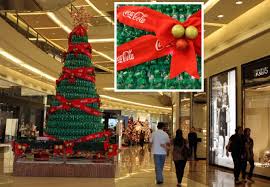Saatnya memindahkan ke dalam pot. Pohon Natal Mewah Di Mal Gone Asia