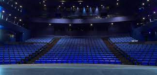 Un rassemblement s'est tenu le 11 mai à toulouse en soutien à une nouvelle tribune signée par des militaires et publiée par valeurs. Le Tnt Theatre De La Cite A Toulouse