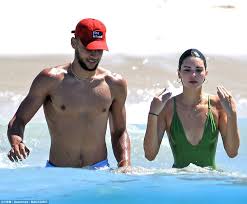 Kendall jenner impressed by ben simmons & boos tristan thompson! Pin On Kendall And Kylie Jenner