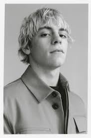 Only high quality pics and photos with ross lynch. Ross Lynch Wonderland Magazine