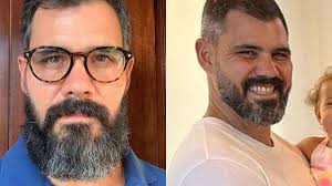 Ao lado da esposa, Juliano Cazarré reúne os cinco filhos em clique inédito:  "Família linda"