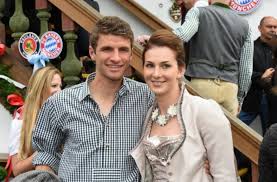 He won the nordic combined 3 x 10 km team event at the 1988 winter olympics in calgary and also won gold medals in the 3 x 10 km team events at the. German Masters In Stuttgart Neben Den Weltmeistern Reitet Auch Lisa Muller Sportmix Stuttgarter Nachrichten