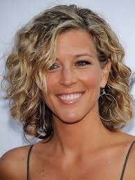 Medium Hair Styles Medium Curly Hair Styles Short Curly Hairstyles For Women Curly Hair Styles Naturally