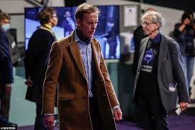 Your details are safe with cancer research uk thanks for visiting my fundraising page. Laurence Fox Actor Accuses Met Police Thugs Of Harassment After Officers Visited His Home Thepressfree
