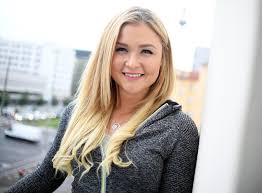 Das isst sophia thiel an einem tag. Fitness Bloggerin Sophia Thiel Uber Kraftsport Erfolg Und Ernahrung Mopo De