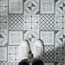 Goodhome Poprock Black White Mosaic Effect Self Adhesive Vinyl Tile 1 3m Pack Self Adhesive Vinyl Tiles Vinyl Tile Vinyl Tiles