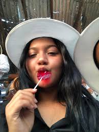 La camioneta tv y el Dylan...