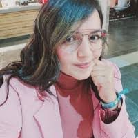 Ruth Roa's Instagram, Twitter & Facebook