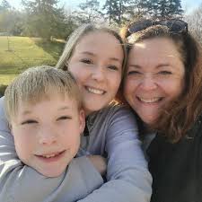 Michelle Borchardt (@BorchardtM)