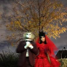 Thanks to an untimely demise via drowning, a young couple end up as poltergeists in their new england farmhouse, where they fail to meet the challenge of scaring away the insufferable new owners, who want to make drastic changes. Yelled Beetlejuice 3 Times And He Appeared Abel And Bella Celebrity Halloween Costumes Beetlejuice