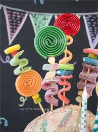 Tolle Deko Gummitierspiesse Im Pinata Kuchen Torte Einschulung Kuchen Einschulung Kindergeburtstag