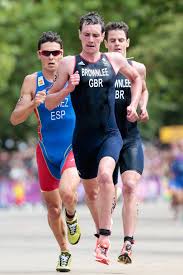 Alistair brownlee helped struggling brother jonny over the line after he almost collapsed in the blistering mexican heat. Alistair Brownlee Photostream Men S Triathlon Triathlon Cycling Outfit