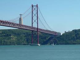 Inaugurada a 6 de agosto de 1966, a ponte 25 de abril assinalou um novo marco da engenharia em portugal, concretizando a. Ponte 25 Abril Picture Of Bussoloceano Belem Tripadvisor