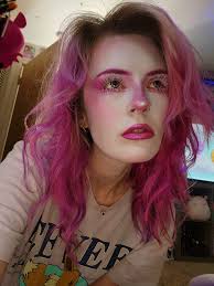 Check this out. We got some rocking the pink going on! FKR