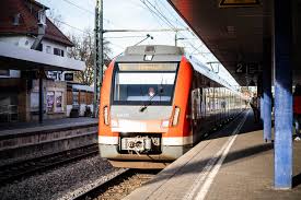 Nach angaben der bahn konnten die ersatzfahrpläne jedoch stabil umgesetzt werden. Bahnstreik In Stuttgart Diese Verbindungen Sind Betroffen Stuggi Tv