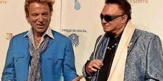 Von christiane heil, los angeles. Siegfried Sorgt Sich Um Roy Magier Bei Heimlicher Deutschland Reise Erkrankt
