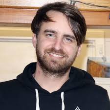 Shaun Hossack's Instagram, Twitter & Facebook