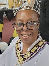 Gail Fells's Instagram, Twitter & Facebook