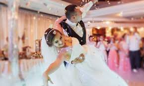 L'ouverture de bal est un moment important, voire solennel de son mariage. Ouverture De Bal Mariage Pere Et Fille Danse Tous Styles