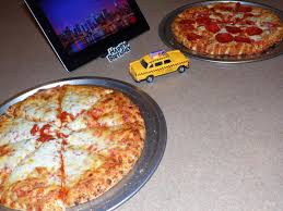 Nothing quite compares to the buzz and excitement that happens daily in new york city, but you can capture some of that liveliness and bring it to your party with the right décor. Mommy Miaa Night In New York Party Food Themes Dinner Party Themes New York Theme Party