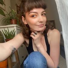 Amelia Shaw (@wahsailema)