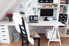 Diy Unser Neuer Schreibtisch Kleidermadchen Fashion Beauty Interior Und Food Blog Aus Sachsen Und Thuringen Schreibtisch Selber Bauen Schreibtisch Bauen Schreibtisch Inspiration