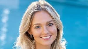 Mary Cornett's Instagram, Twitter & Facebook