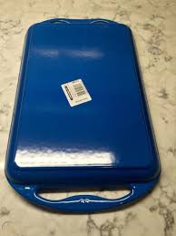 The lid of this le creuset dutch oven traps heat and seals in flavor and moisture of the food. Le Creuset Cast Iron Rectangular 13 Skinny Griddle Marseille 1798447011