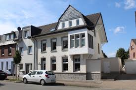 Viele der menschen, die heute trocken im kevelaerer therapiezentrum haus dondert leben, wären von alkohol und anderen drogen fast besiegt worden. Haus Zum Verkauf Weezerstr 33 47623 Kevelaer Mapio Net