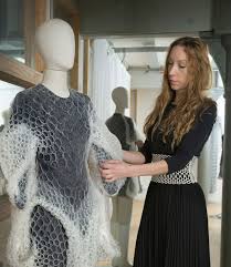Facebook gives people the power to share and makes. Iris Van Herpen Alles Wat Ik Maak Is Draagbaar Ook Mijn Jurken Van Plexiglas Trouw