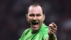 Jonas eriksson (born 28 march 1974) is a swedish former football referee. Schiedsrichter Jonas Eriksson Reichste Pfeife Der Welt Fussball Em Faz