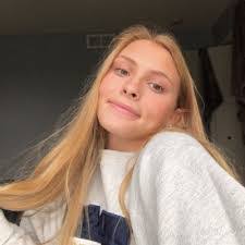 Melanie Musselman's Instagram, Twitter & Facebook