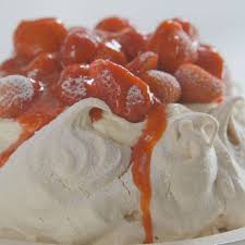 Meringues With Vanilla Mascarpone Cream And Lemon Curd