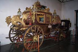 Stasiun kereta api di yogyakarta lebih populer dengan nama stasiun tugu. Kereta Kuda Antik Ulasan Museum Kereta Keraton Yogyakarta Indonesia Tripadvisor